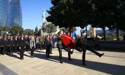 Bakü Türk Şehitliği'nde Türkiye Cumhuriyeti'nin 100. yılı dolayısıyla tören düzenlendi