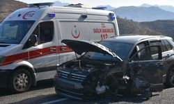 İki aracın çarpıştığı kazada beş kişi yaralandı