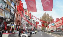 İstanbul, Cumhuriyet Bayramı için Türk bayraklarıyla süsleniyor