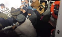 İzmir açıklarında 180 düzensiz göçmen kurtarıldı, 37 düzensiz göçmen yakalandı