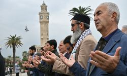 İzmir ve çevre illerde Filistin'de hayatını kaybedenler için gıyabi cenaze namazı kılındı