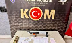 İzmir'de darp ve silah zoruyla senet imzalattıkları öne sürülen 4 kişi yakalandı
