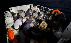 Kuşadası ve Didim açıklarında geri itilen 51 düzensiz göçmen kurtarıldı