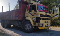 Uşak'ta kamyonla otomobilin çarpışması sonucu 1 kişi öldü, 3 kişi yaralandı