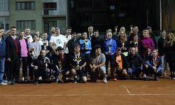 100'üncü yıl Tenis Turnuvası'nda ödüller verildi