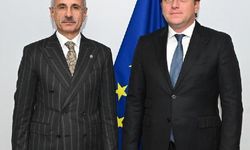 Bakan Uraloğlu, AB Komşuluk ve Genişleme Komiseri Varhelyi ile görüştü