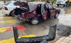 Elazığ’da hafif ticari araç, otomobile çarptı: 8 yaralı