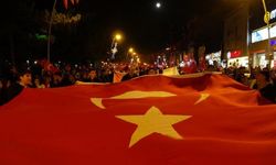 Erzurum ve Erzincan'da Cumhuriyet yürüyüşü