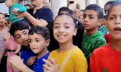 Filistin Kızılayı ekiplerinden, hastanedeki çocuklara psikolojik destek