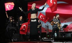 Gülşen'in 29 Ekim konserini 50 bin kişi izledi