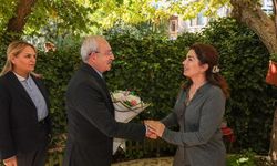 Kılıçdaroğlu'ndan Ahmet Taner Kışlalı'nın eşine ziyaret