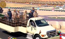 Mısır Devlet Başkanı Sisi, Süveyş'teki tümeni denetledi
