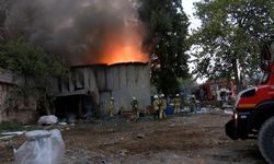 Otopark inşaatındaki depo yandı