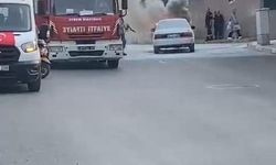 Sancaktepe'de otomobil alev alev yandı 