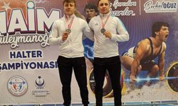 Nevşehir haltercileri madalyaları topladı