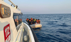 İzmir açıklarında 41 düzensiz göçmen kurtarıldı, 30 göçmen yakalandı