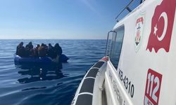 İzmir açıklarında 38 düzensiz göçmen kurtarıldı, 107 göçmen yakalandı