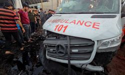 İsrail savaş suçu işliyor: Gazze'de ambulans  konvoyu vuruldu!