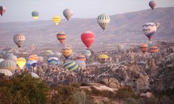 550 bin turist balonla uçtu
