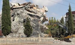 Adıyaman'da ağır hasarlı binaların yıkımında sona yaklaşıldı