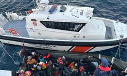 İzmir açıklarında 40 kaçak göçmen yakalandı