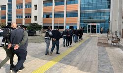 İzmir'de bar önündeki silahlı kavgada 7 gözaltı