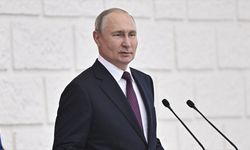 Putin'in Rusya'ya yönelik yaptırımlarla ilgili "tahtakurusu istilasına" atıf yapması Fransa'da gündem oldu