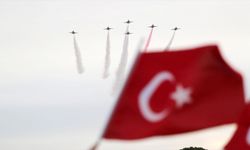 Türk Yıldızları, Manisa'da gösteri uçuşu yaptı