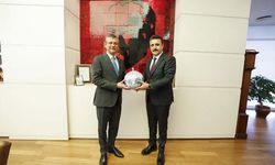 Başkan Kırgöz'den Özel'e ziyaret