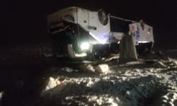 Bingöl'de 2 yolcu otobüsü devrildi: 22 yaralı