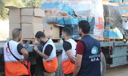 Filistin Kızılayı, insani yardım yüklü 30 kamyonu daha teslim aldı 