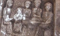 Hafriyat kazısında molozlar arasında 1800 yıllık mermer stel bulundu