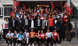 Kayserisporlu futbolcular Jeanvier ve Kartal Kayra öğrencilerle buluştu