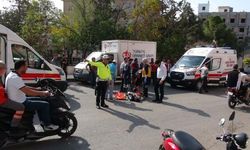 Kilis’te, kamyonet ile motosiklet çarpıştı: 3 yaralı 