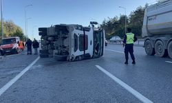 Şile Otoyolu'nda TIR otomobile çarptı: 2 yaralı 