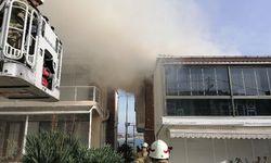 Silivri'de villanın çatısı yandı 