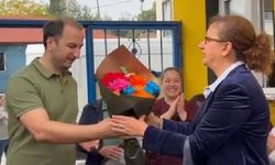 Tuzla'da öğretmenler alkışlar eşliğinde emekli oldu