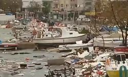 Yalova'da sağanak ve fırtına; deniz taştı, tekneler parçalandı