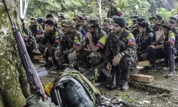 Eski FARC Üyeleri Ateşkesi Askıya Aldı