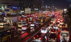 İstanbul'un trafik çilesi bitmiyor!