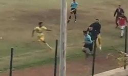 Mersin’de amatör maçta hakemlere kramponlu saldırı