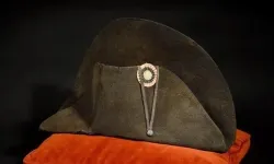 Napolyon Bonapart’ın Şapkası Rekor Fiyata Satıldı