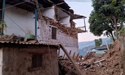 Nepal'deki depremde 128 kişi hayatını kaybetti