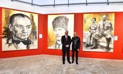 Atatürk: İz Bırakan İlkler Dev Portreler