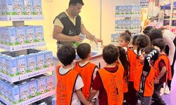 Süt Kuzusu Projesi, İzmir Kitap Fuarı’nda minikleri sevindirdi