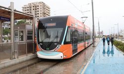 İzmir'de yağış tramvayı durdurdu! O duraklar arası sefer yapılmayacak