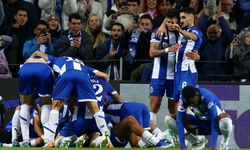 Sekiz gollü maçta turlayan Porto