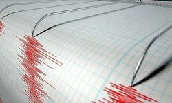 Hindistan'da 5,7 büyüklüğünde deprem