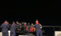 İzmir açıklarında 96 kaçak göçmen kurtarıldı