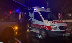 Ambulans ve İETT otobüsü kaza yaptı